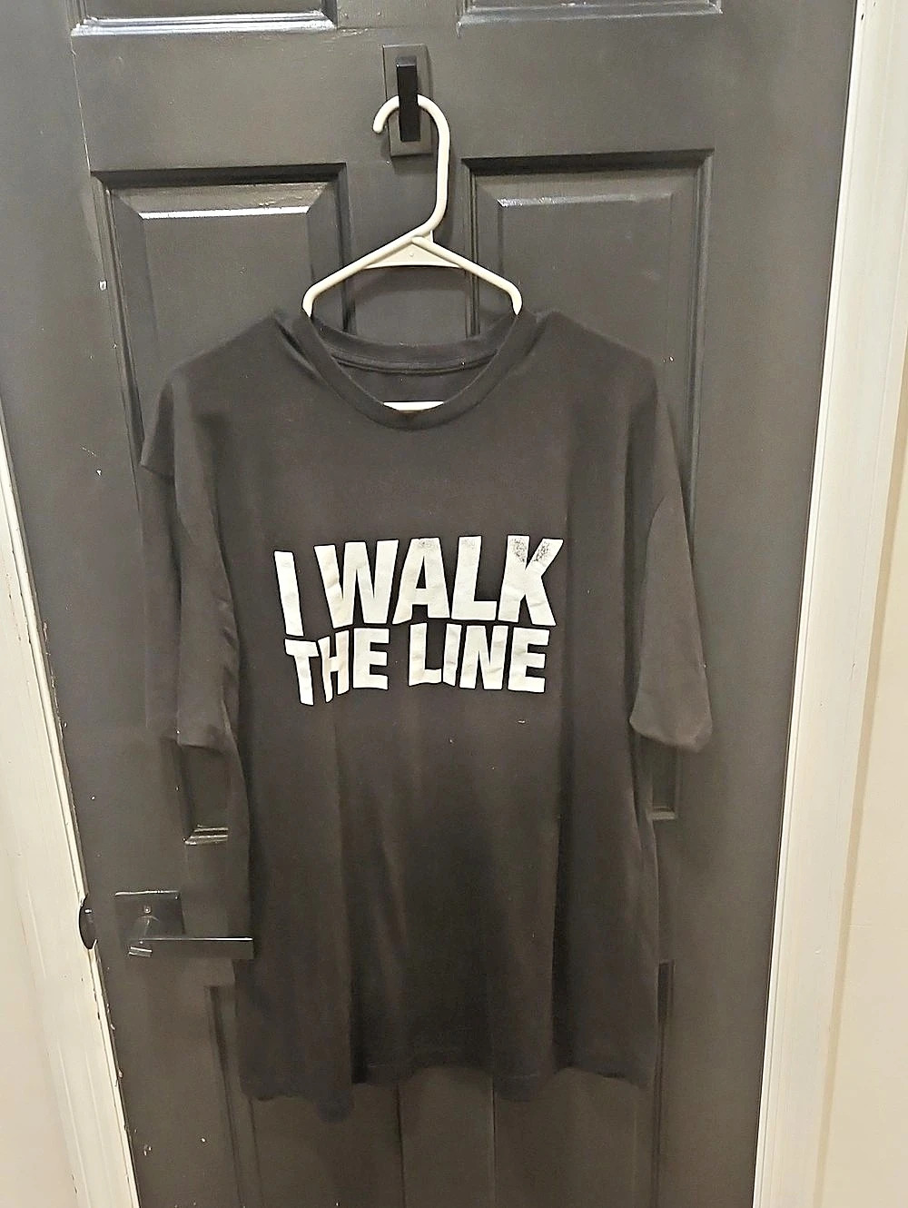 Johnny Cash I Walk The Line Graphic T-Shirt Sweatshirt in Black